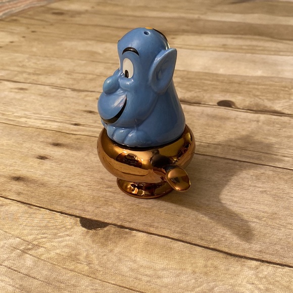 Disney Aladdin Genie in Lamp - Picture 3 of 11